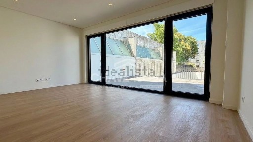 Apartamento T0 à venda na Rua de 5 de Outubro