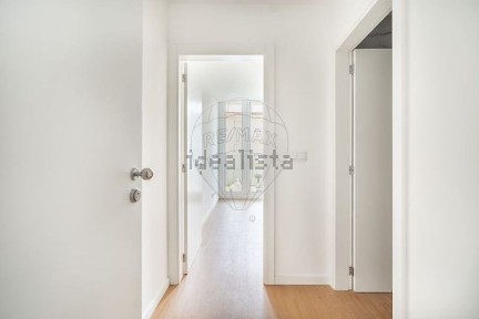 Apartamento T0 à venda na Avenida Doutor Manuel Teixeira Ruela