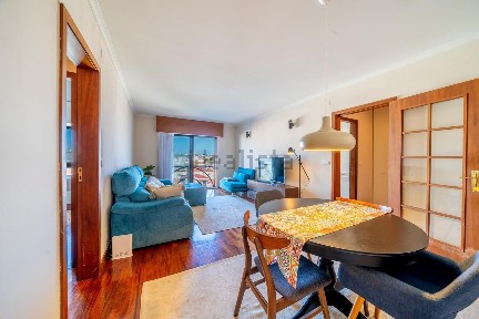 Apartamento T2 à venda na Rua de Serpa Pinto, 12