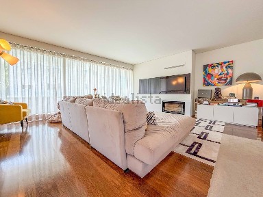 Apartamento T3 à venda na Rua de Bartolomeu Velho