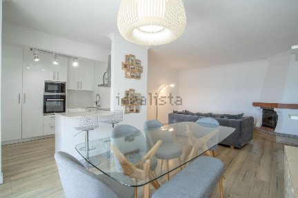 Apartamento T4 à venda na Rua Dom Nuno Álvares Pereira, 198
