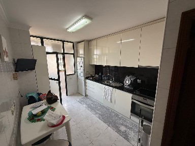Apartamento T2 à venda na Rua Escola do Maninho