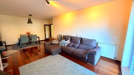 Apartamento T2 à venda na Rua Doutor Eduardo Santos Silva