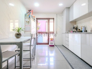 Apartamento T2 à venda em Gandra