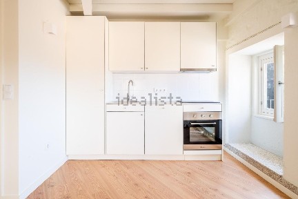 Apartamento T1 à venda na Rua São Pedro de Miragaia, 3
