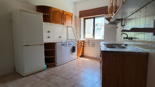 Apartamento T2 à venda na Rua Infante Dom Fernando, 27