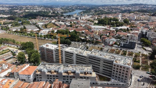 Apartamento T1 à venda na Praça das Flores