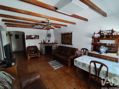 Moradia em banda à venda em Covas e Vila Nova de Oliveirinha
