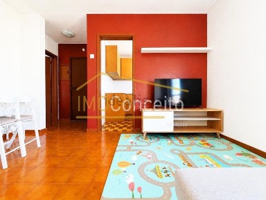 Apartamento T4 à venda na Rua General Fernando de Oliveira, 7