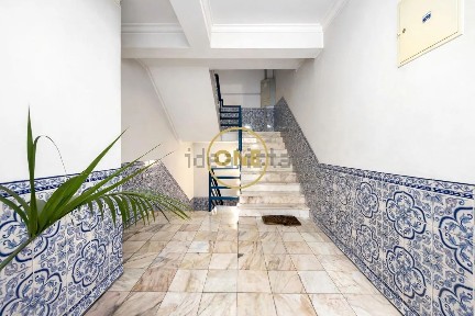 Apartamento T3 à venda na Rua de Angola