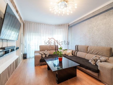 Apartamento T2 à venda na Rua Nossa Senhora das Vitórias