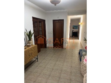 Apartamento T4 à venda em Nossa Senhora de Fátima