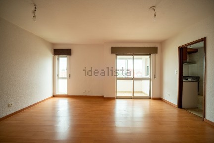 Apartamento T3 à venda na Rua José Raimundo Ribeiro, 2