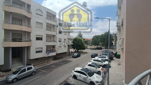 Apartamento T3 à venda na Rua Porfírio Rodrigues
