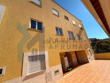 Apartamento T2 à venda na Rua dos Canitos