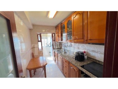 Apartamento T3 à venda na Praceta José Régio, 170