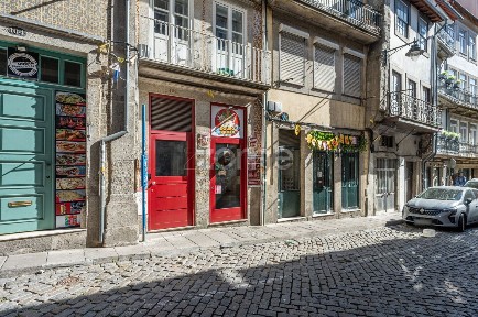 Apartamento T0 à venda na Rua de Belomonte