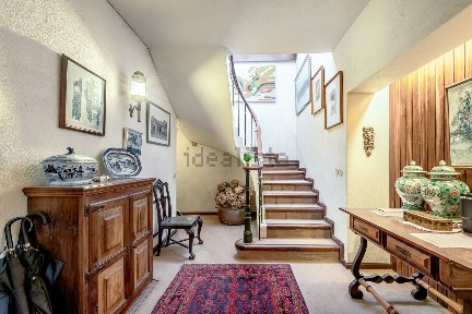 Apartamento T6 à venda na Rua de Gondarém, 348