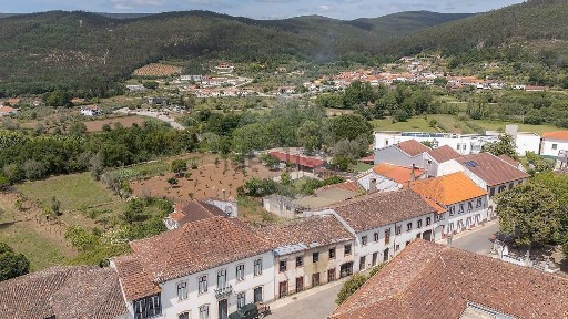 Moradia geminada à venda em Vila Nova do Ceira