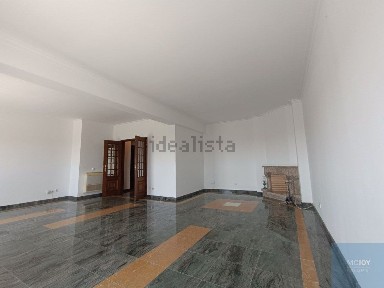 Apartamento T3 à venda na Rua Pedro de Santarém, 148