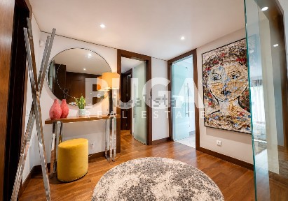 Apartamento T4 à venda na Rua Daciano Baptista Marques
