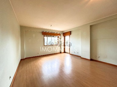 Apartamento T3 à venda na Rua das Artes