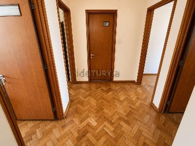 Apartamento T5 à venda na Rua Doutor Carlos Ramos, 175