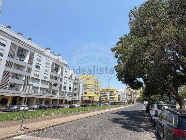 Apartamento T3 à venda na Praceta Defensores da Pátria