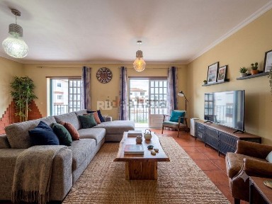 Apartamento T3 à venda na Rua 18 de Maio, 674
