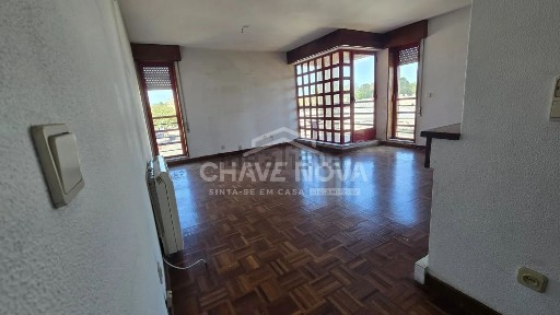 Apartamento T3 à venda na Praceta Duarte Lobo