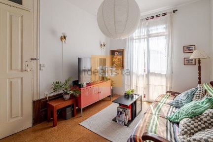 Apartamento T2 à venda na Rua de Santa Catarina