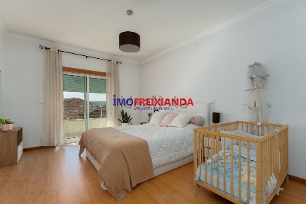Apartamento T3 à venda em Freixianda - Ribeira do Fárrio - Formigais