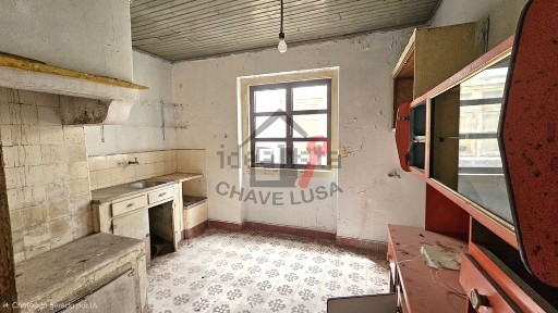 Apartamento T13 à venda em Tomar e Santa Maria dos Olivais