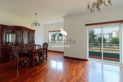 Apartamento T3 à venda na Estrada Principal de Fátima
