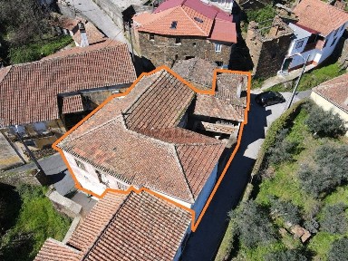 Casa de aldeia à venda em Alvares
