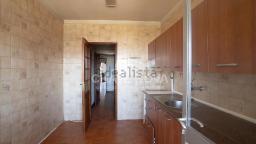 Apartamento T2 à venda na Rua Fernão de Magalhães