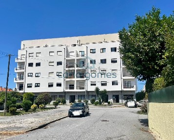 Apartamento T2 à venda na Alameda Enxomil