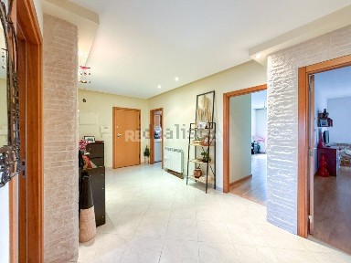 Apartamento T4 à venda na Rua Padre Martinho Mourão