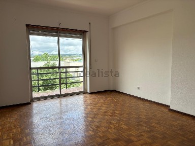 Apartamento T3 à venda na Avenida Paulo VI
