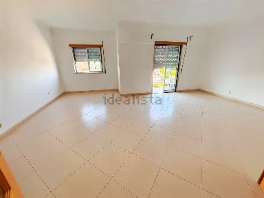 Apartamento T3 à venda na Rua do Rosmaninho