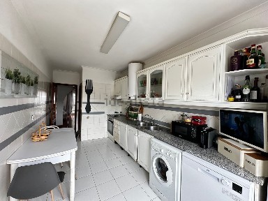 Apartamento T2 à venda na Rua Joaquim Caetano Frazão