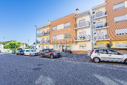 Apartamento T2 à venda na Rua Hélder Travado