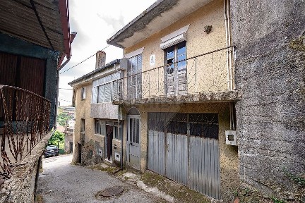 Lorvão, Rua Valoiro