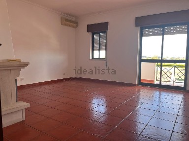 Apartamento T2 à venda na Rua Dom Paio Peres Correia
