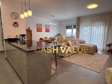 Apartamento T4 à venda na Rua de Bruxelas s/n