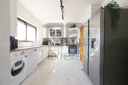 Apartamento T3 à venda na Praça Celestino Graça