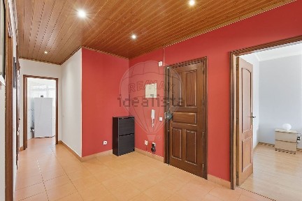 Apartamento T2 à venda na Rua Doutor Marcelino Mesquita