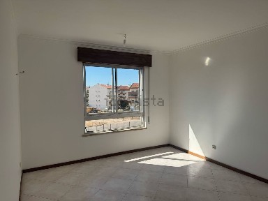 Apartamento T3 à venda na Rua dos Bombeiros Voluntários, 12