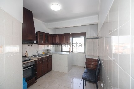 Apartamento T3 à venda na Avenida Professor Egas Moniz