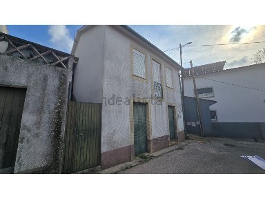 Moradia independente à venda em Miranda do Corvo